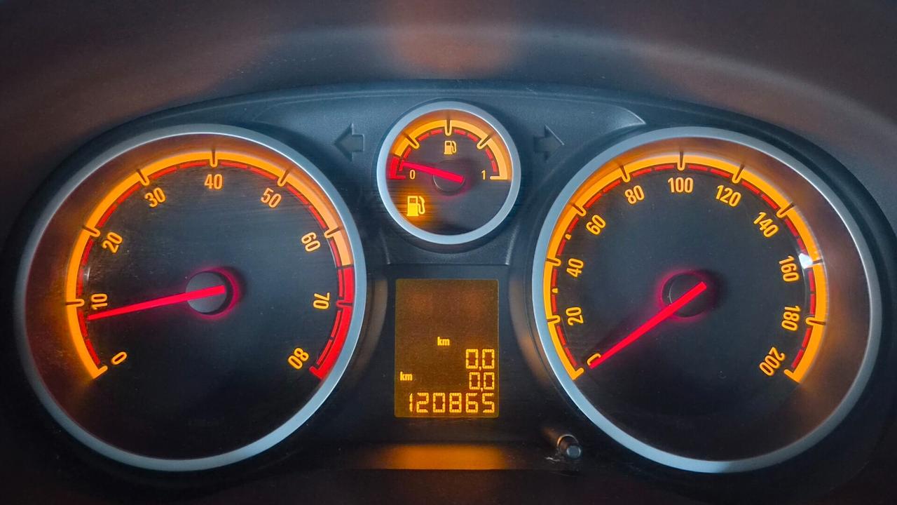 Opel Corsa 1.4 16V 3 porte Sport (OK NEOPATENTATI)