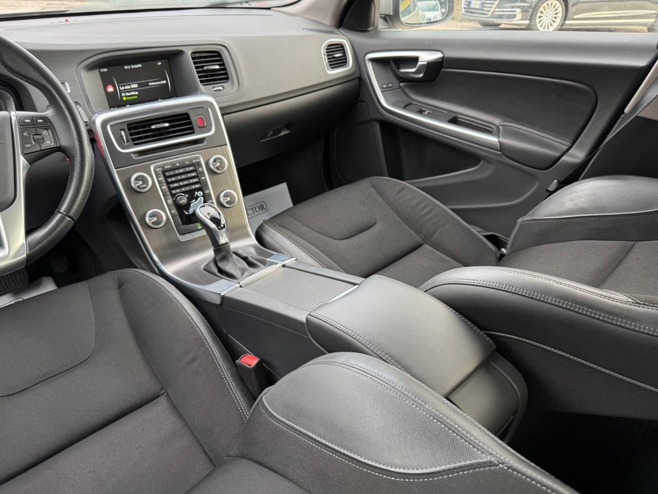 Volvo S60 D4 R-design UNICO TOP