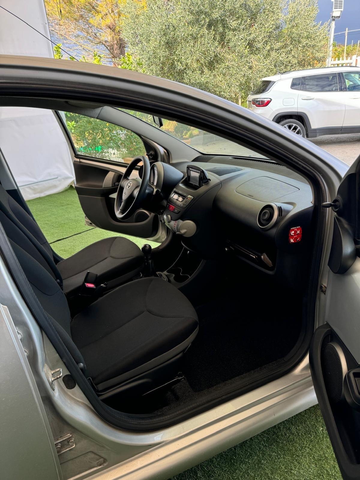 Toyota Aygo 1.0 12V VVT-i 5 porte Active Connect