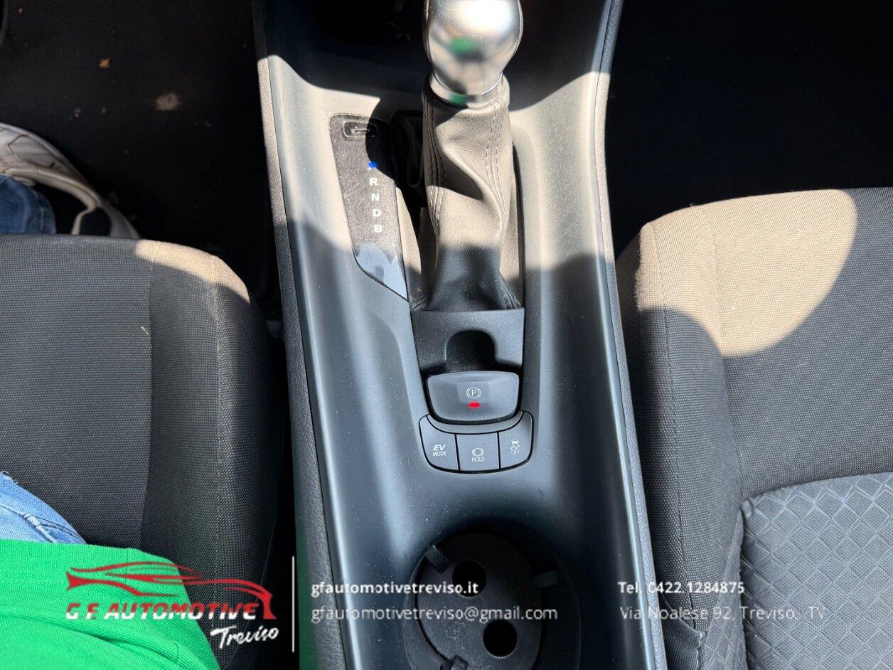 Toyota C-HR 1.8h Business e-cvt