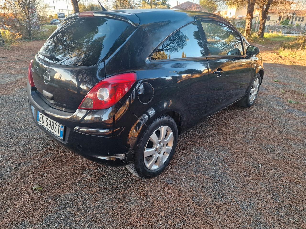Opel Corsa 1.2 80CV 3 porte GPL-TECH Edition automatico