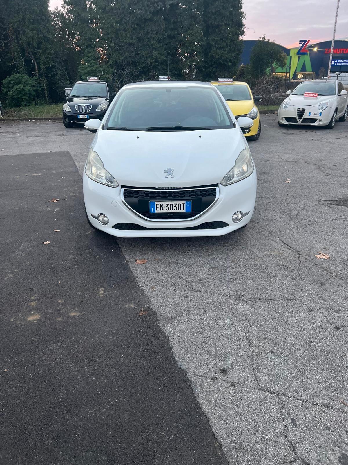 Peugeot 208 1.2 VTi 82 CV 5porte Allure