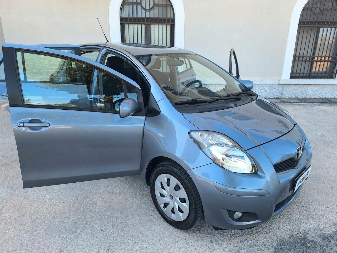 Toyota Yaris 1.0 BENZINA 5 PORTE 2010