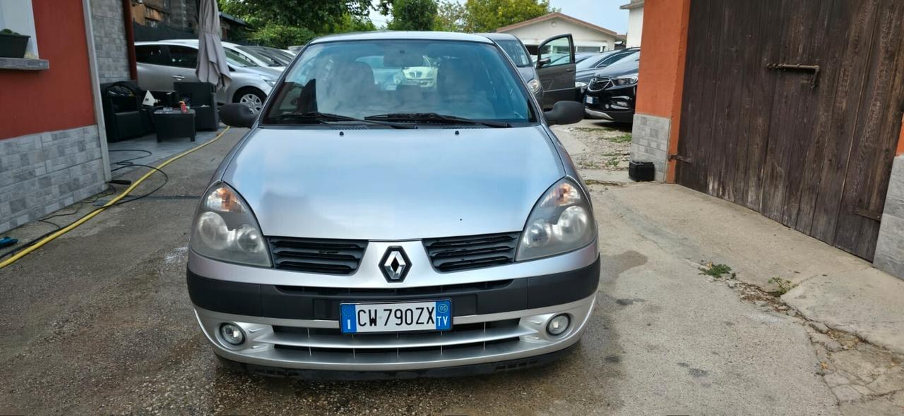 Renault Clio 1.2 cat 3 porte Confort Authentique neop