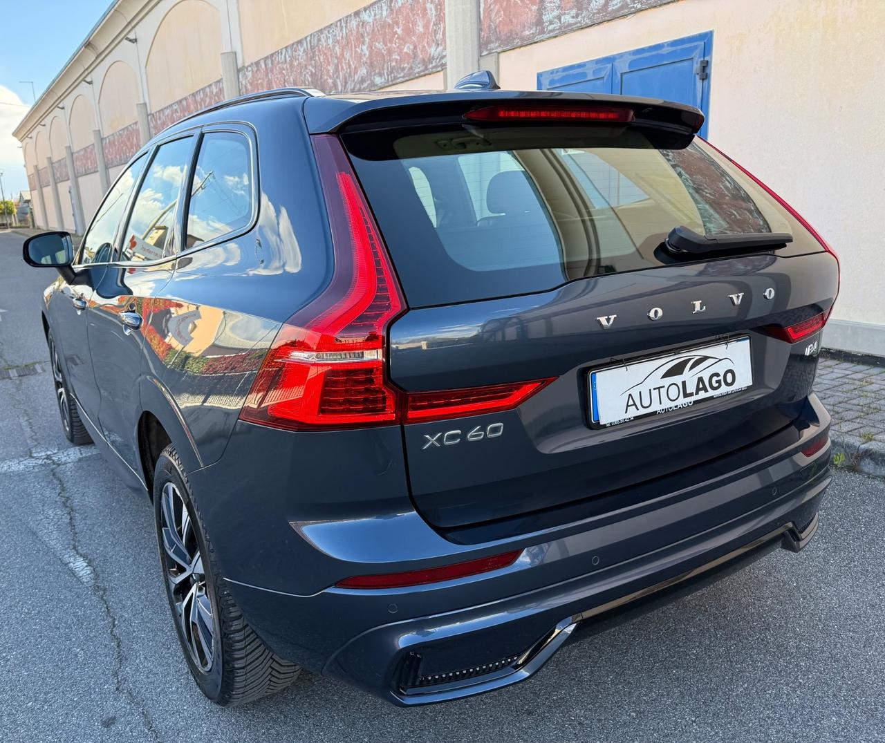 Volvo XC 60 XC60 B4 (d) automatico Plus Dark 2022