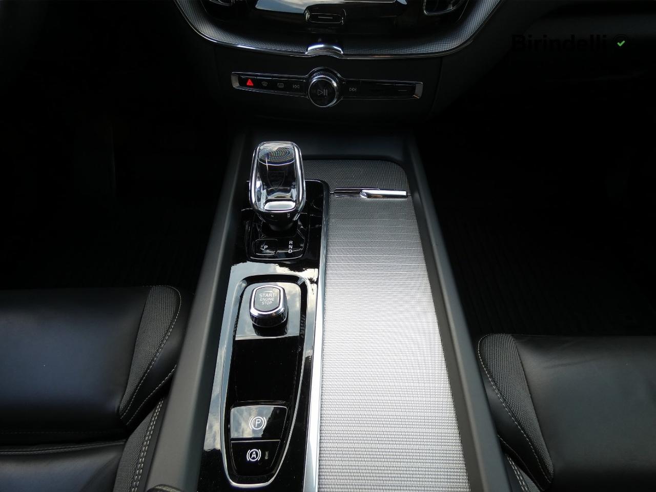 VOLVO XC60 (2017-->) - XC60 B4 (d) automatico Plus Dark