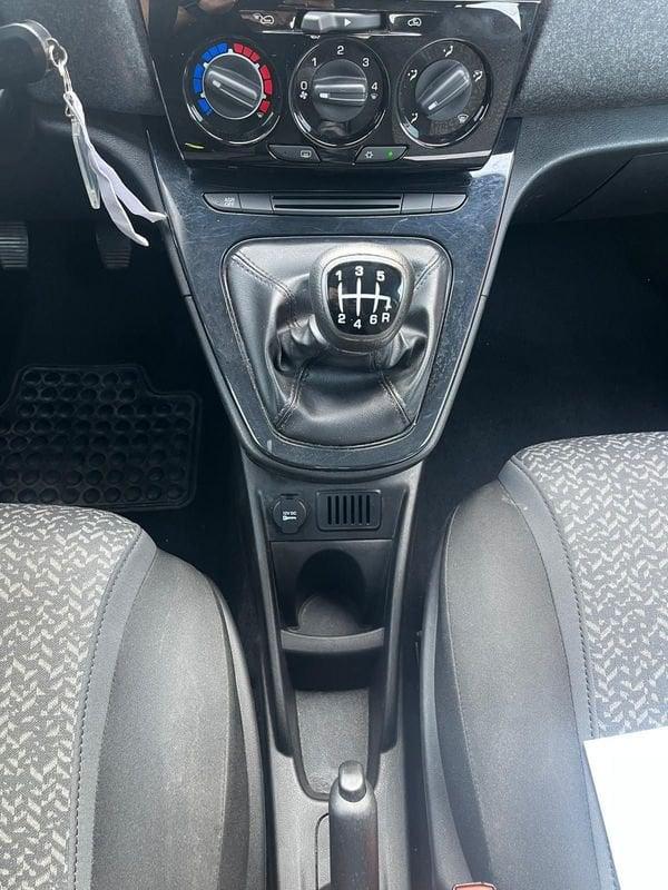 Lancia Ypsilon Ypsilon 1.0 FireFly 5 porte S&S Hybrid Silver Plus