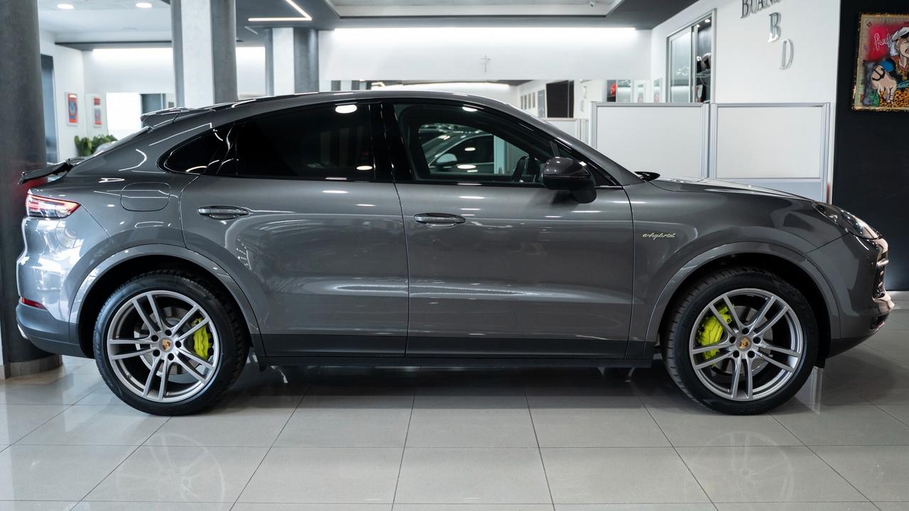 Porsche Cayenne COUPE 3.0 E-HYBRID TIPTRONIC 21" TETTO PACK CHRONO SEDILI SOSP SERVICE FULL