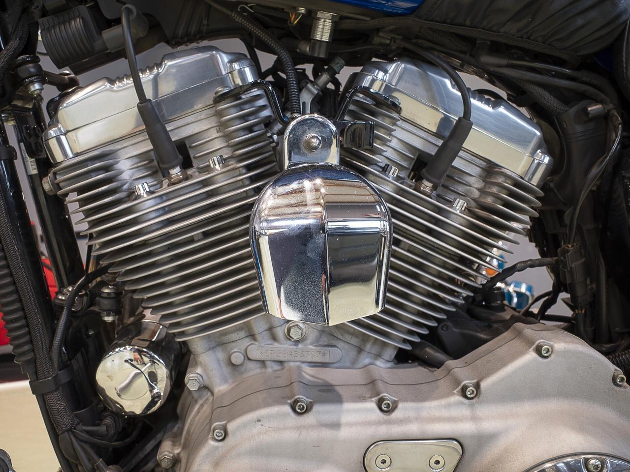 HARLEY-DAVIDSON Sportster 883 XL