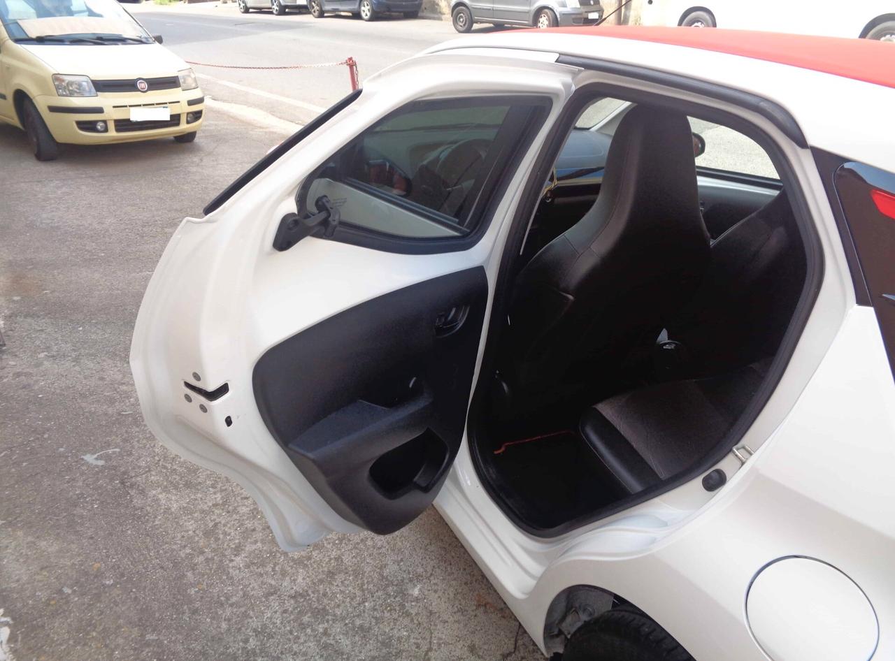 Toyota Aygo Connect 1.0 VVT-i 72 CV x-wave (Finanziabile)