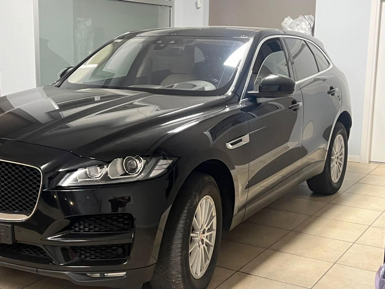 Jaguar F-Pace 2.0 D 180 CV AWD Prestige