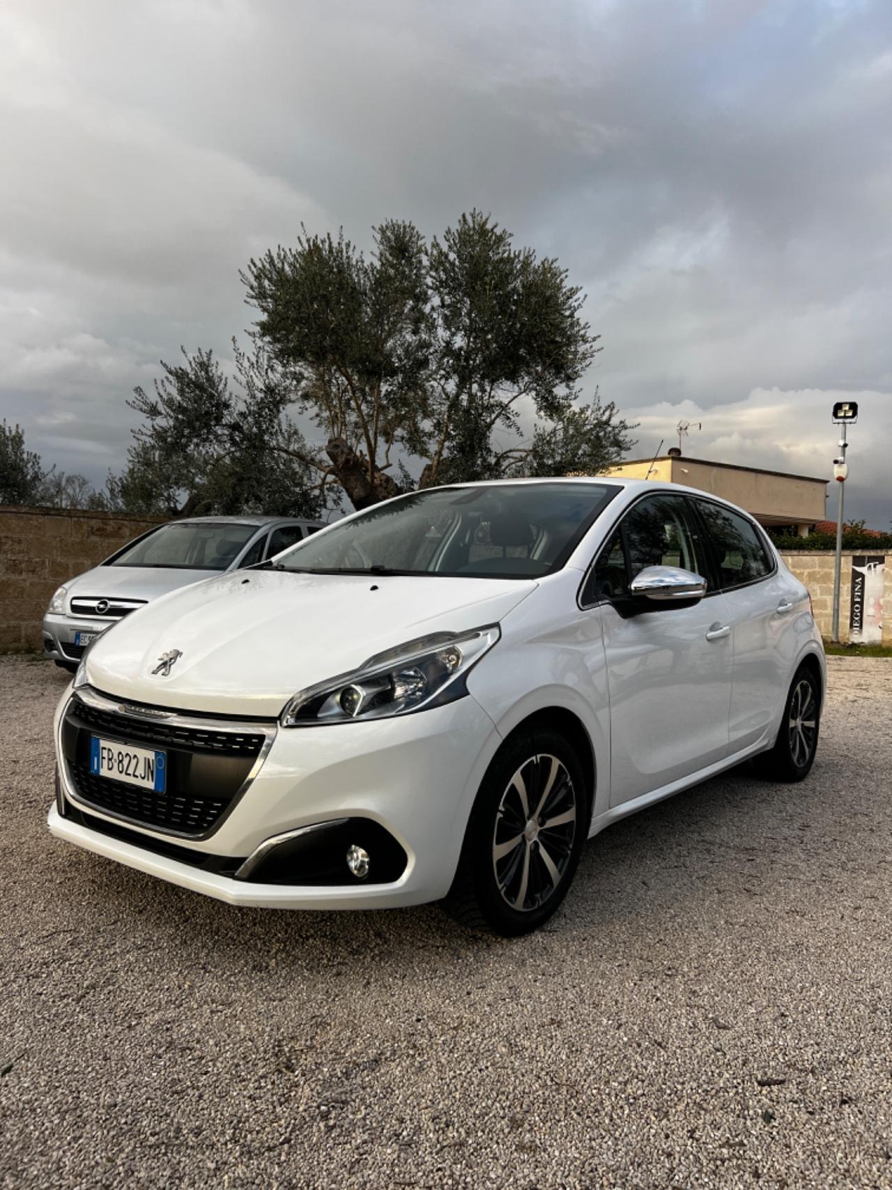 Peugeot 208 PureTech 82 5 porte Allure 5 porte 90000 km ufficiali