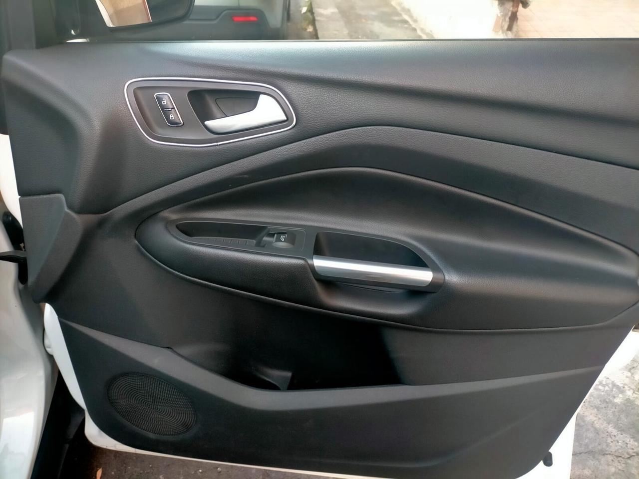 Ford Kuga 2.0 TDCI 120 CV S&S 2WD Titanium