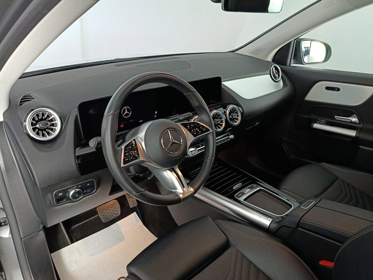Mercedes-Benz GLA-H247 2023 - GLA 180 d Progressive Advanced Plus auto