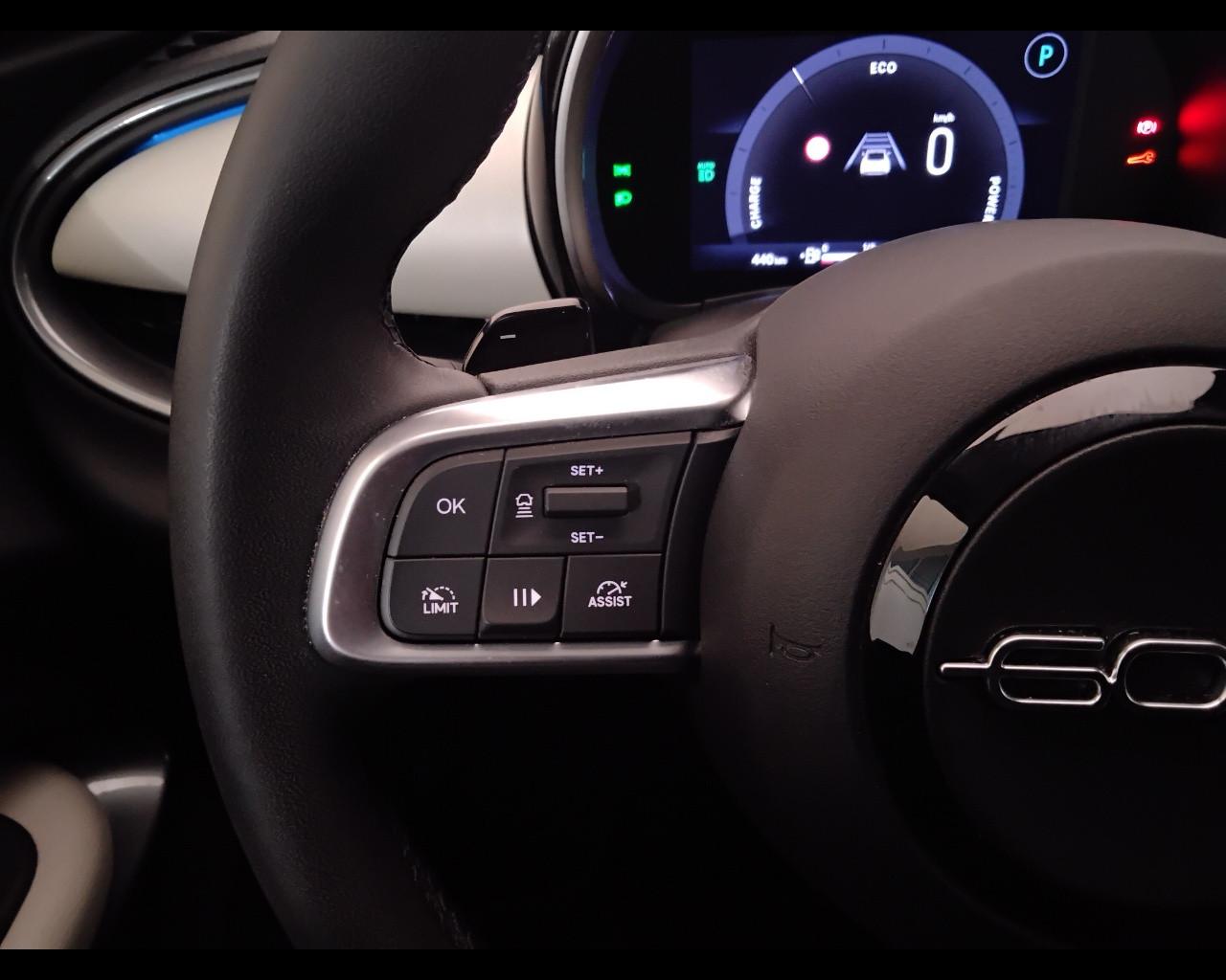 FIAT 600 IV 2023 - 600 1.2 hybrid La Prima II 110cv auto