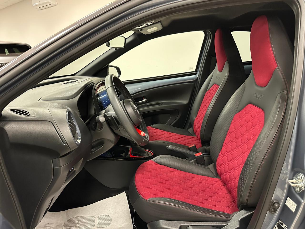 Toyota Aygo X 1.0 VVT-i 72 CV 5 porte UNDERCOVER - 2023