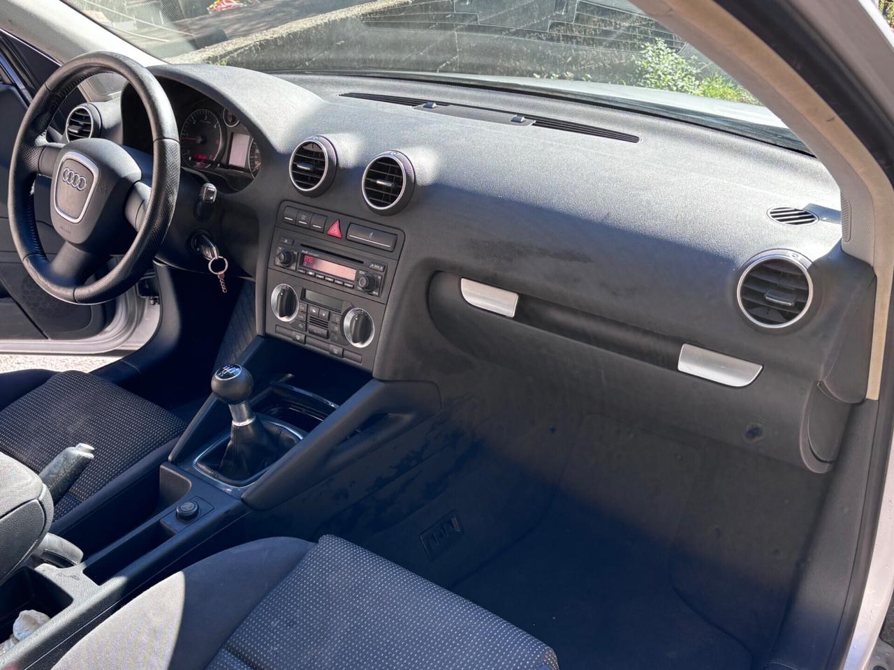 Audi A3 1.9 TDI F.AP. Attraction perfetta di meccanica nessun lavoro