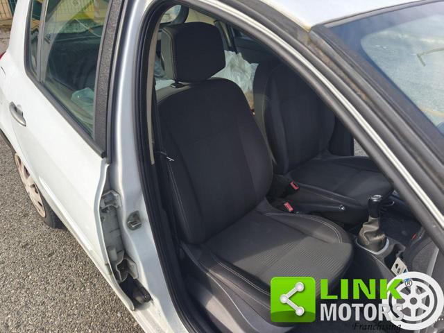 RENAULT Clio 1.2 16V 5 porte Luxe