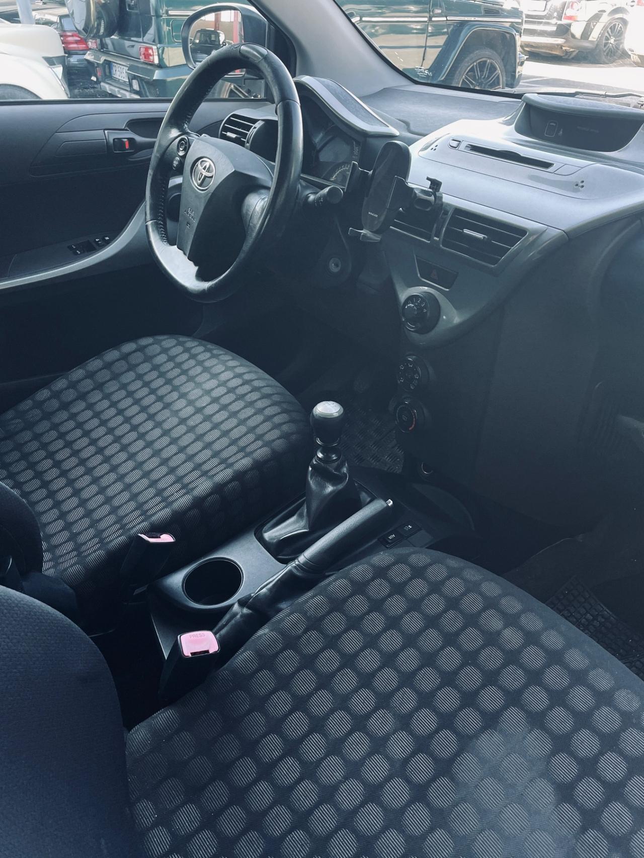 Toyota iQ 1.0