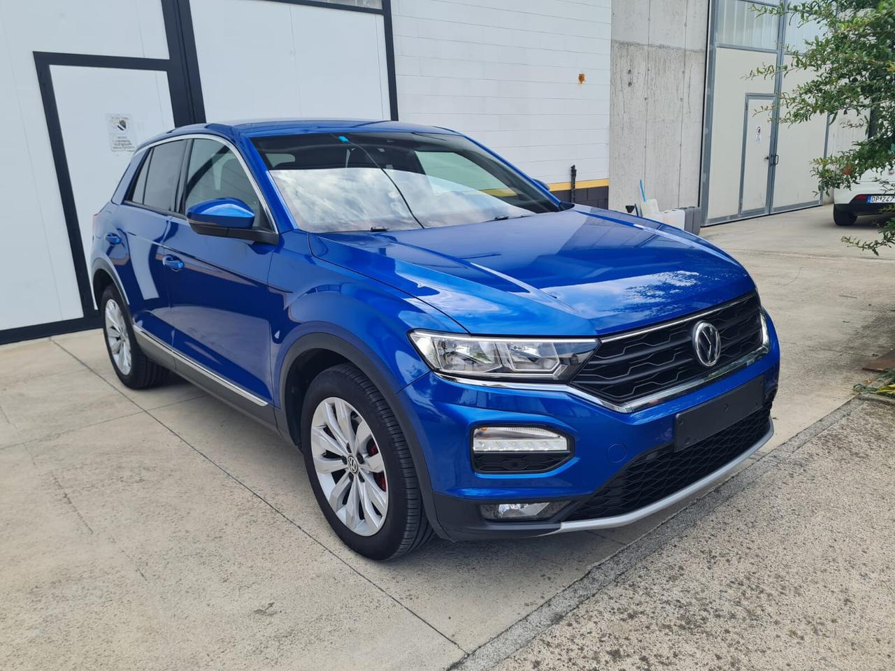 Volkswagen T-Roc 1.5 TSI 150 CV DSG Sport BMT – 2019 – €17.900