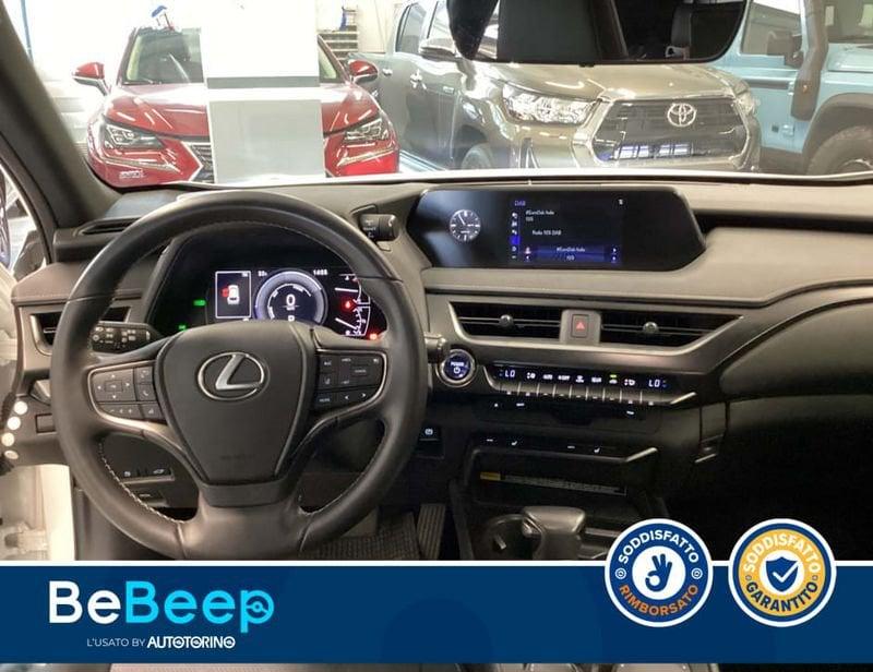 Lexus UX 2.0 PREMIUM 4WD CVT