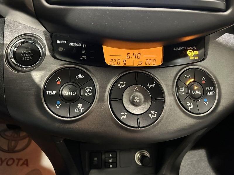 Toyota RAV4 RAV4 Crossover 2.2 D-Cat A/T 150 CV Style + NAVIGATORE