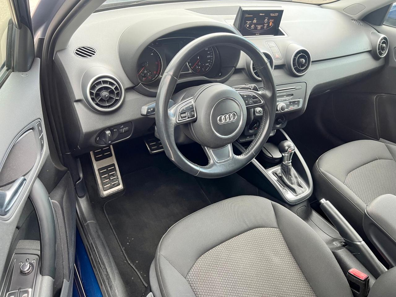 Audi A1 SPB Sportback 1.6 tdi 115cv s-tronic LED/PDC/16;