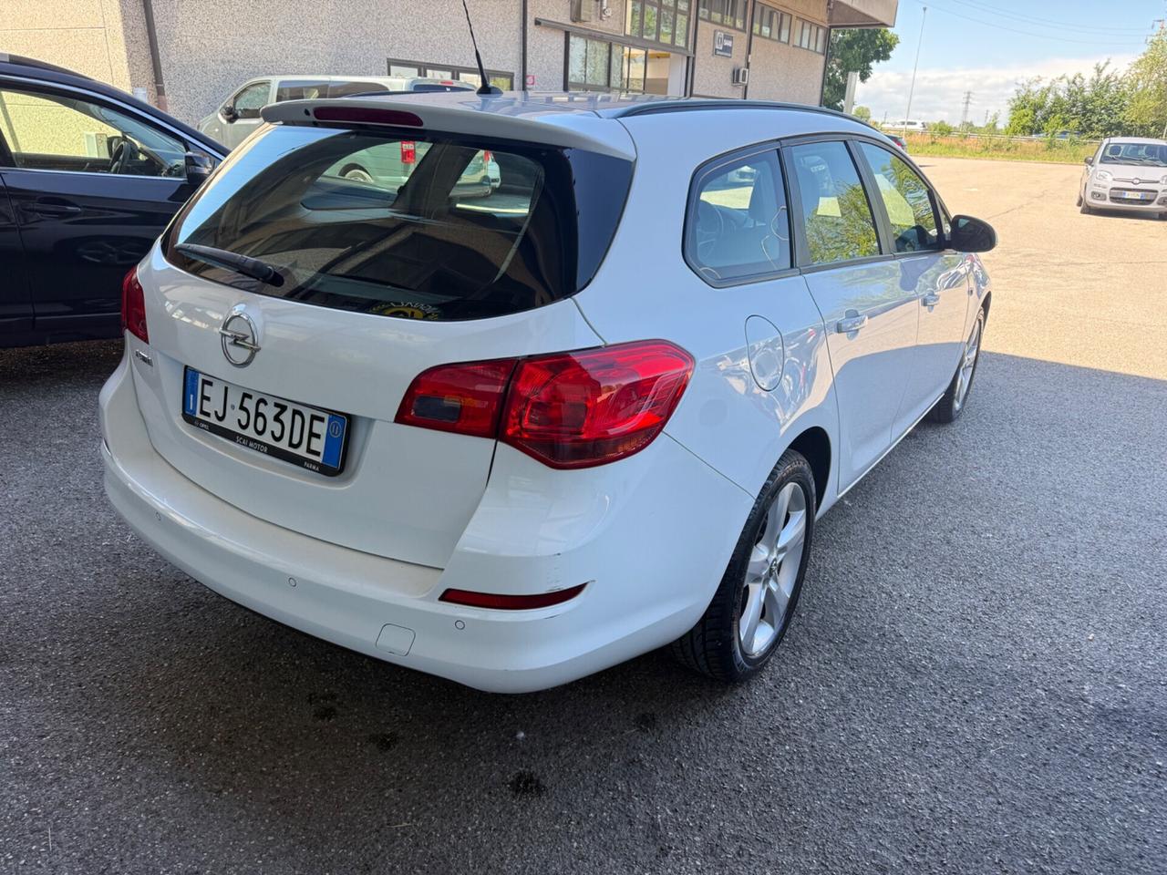 Opel Astra 1.6 115CV Sports Tourer Cosmo