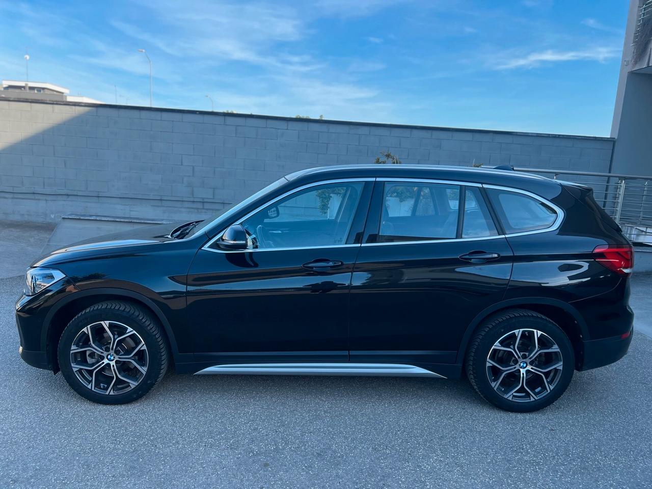 Bmw X1 sdrive18d xLine auto LED/NAVI/PELLE/18; PERFETTA