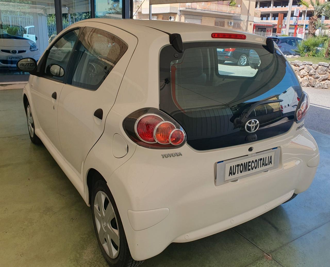 Toyota Aygo 5 porte 1.0 BENZ - 2012 - KM. 134.000