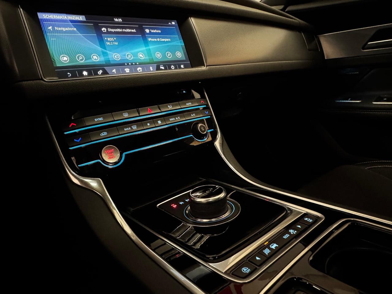 Jaguar XF Sportbrake 2.0 D 180 CV AWD aut. R-Sport-Garantita