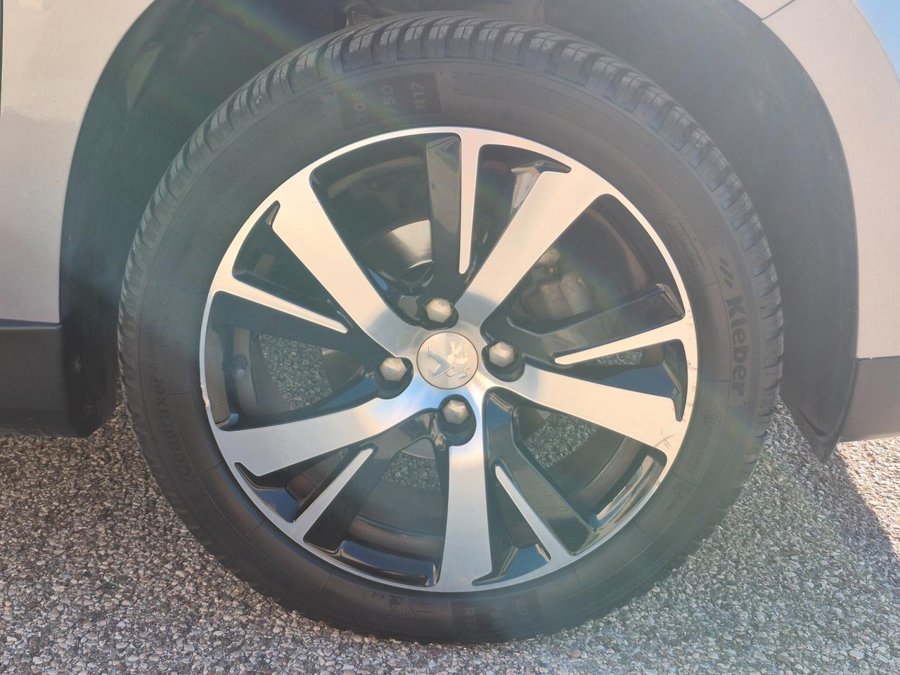 Peugeot 2008 BlueHDi 100 S&S Allure