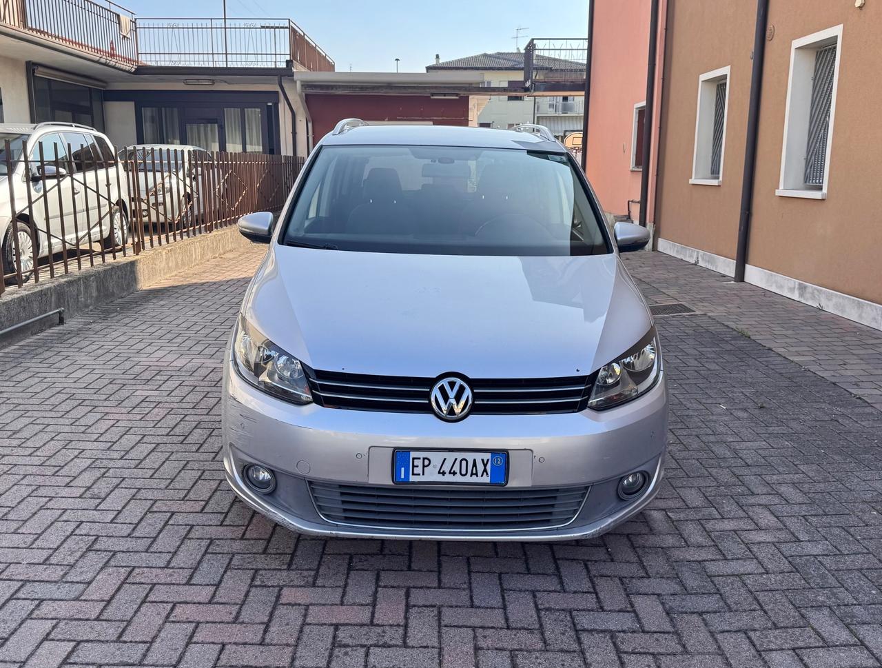 Volkswagen Touran 2.0 TDI 140 CV DSG Highline Ok Neopatentati