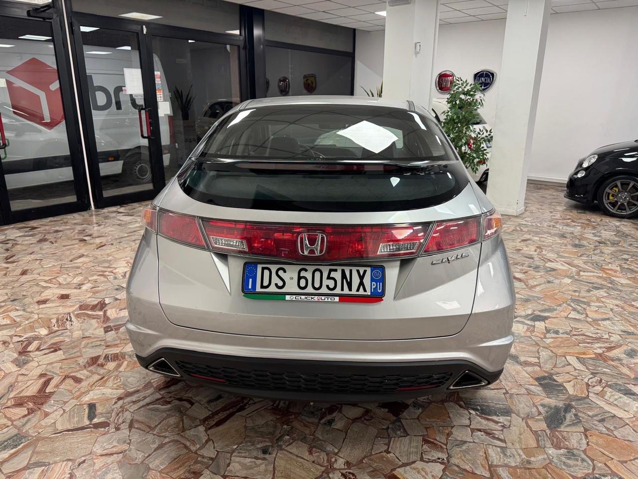 Honda Civic 1.8 i-VTEC 5p. Executive i-P