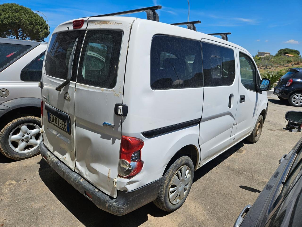 NISSAN NV200