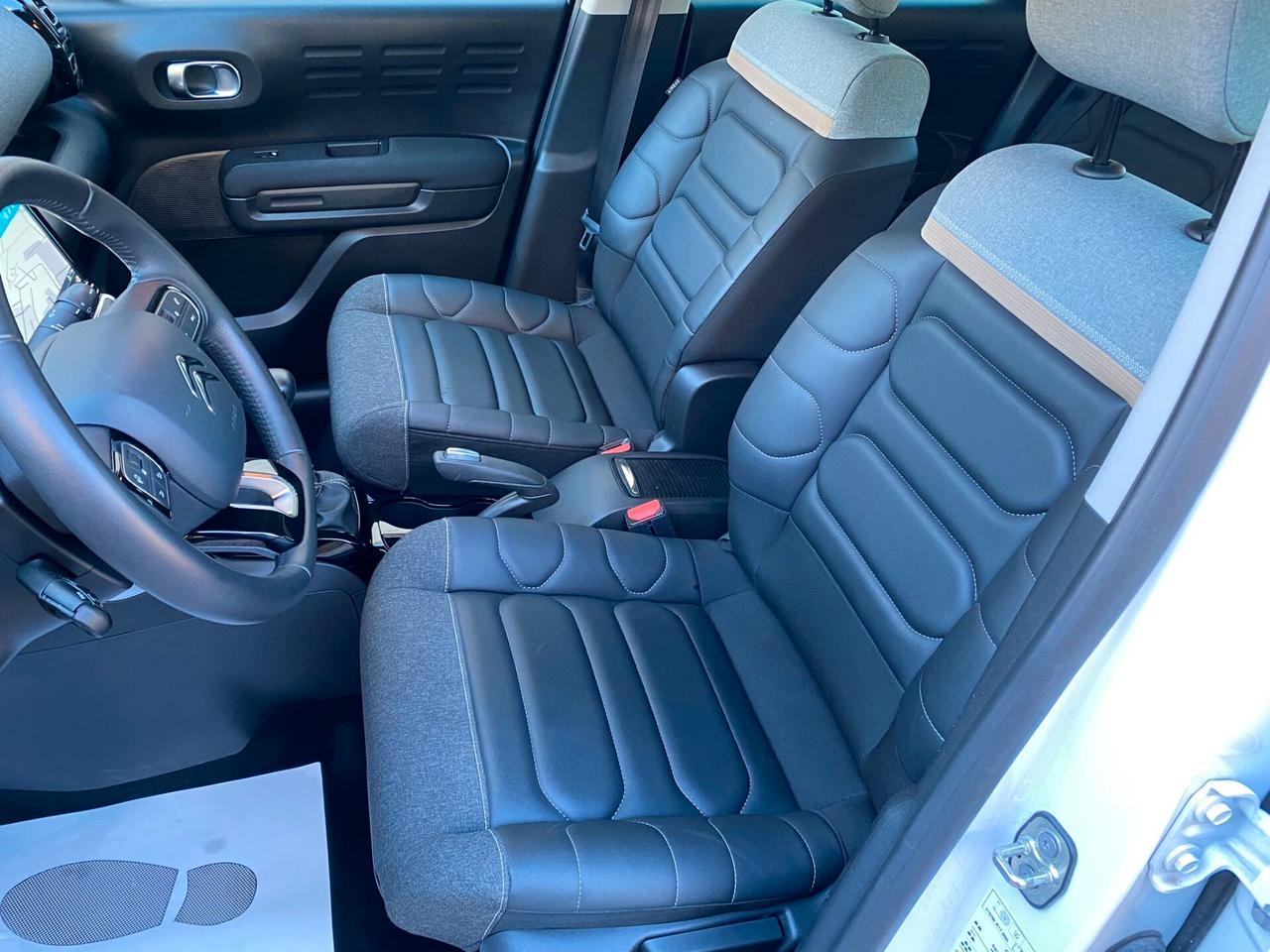 Citroen C3 Aircross PureTech 110 S&S Shine Pack Bi-Color