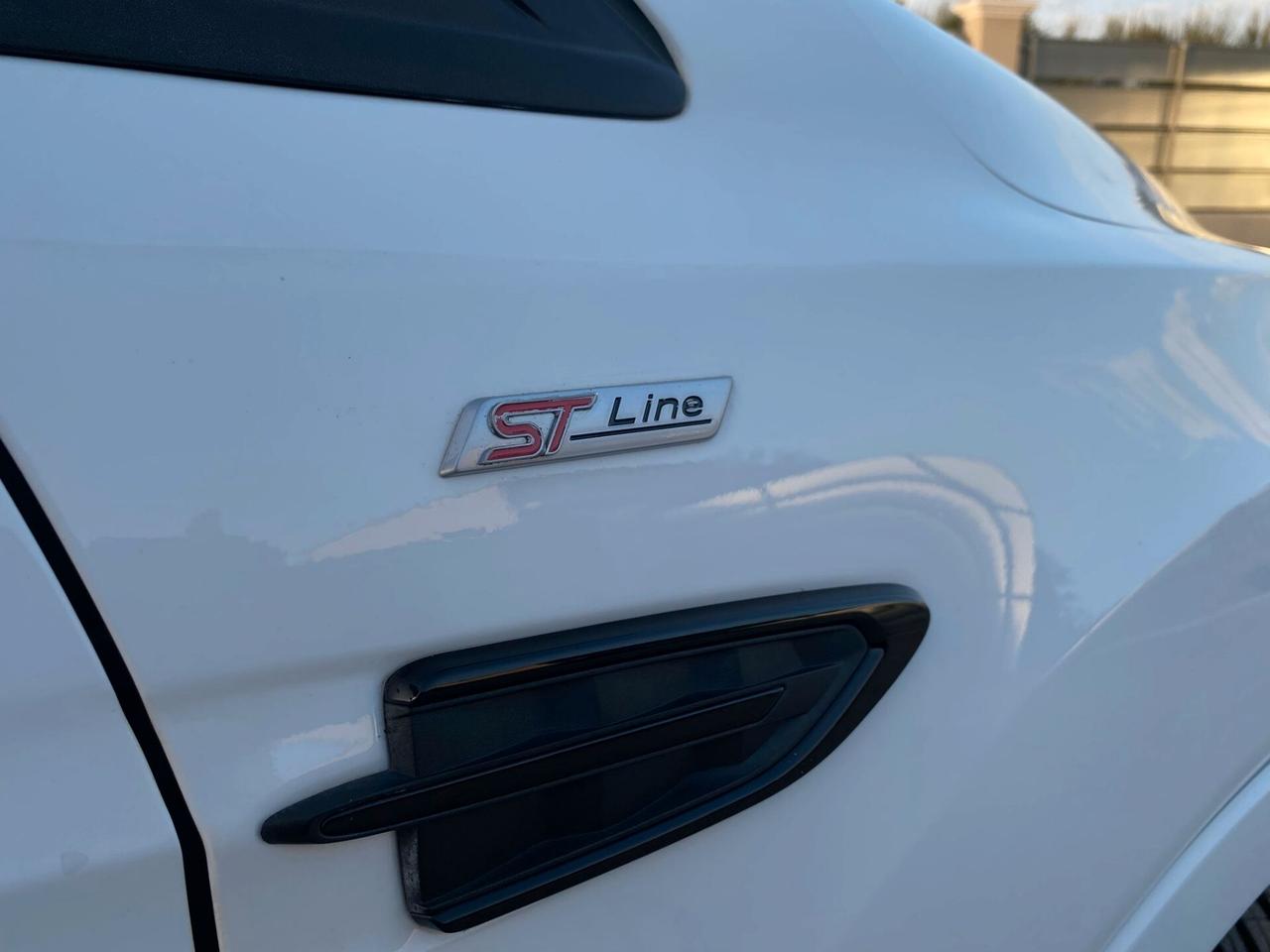 Ford Kuga 1.5 TDCI 120 CV S&S 2WD ST-Line