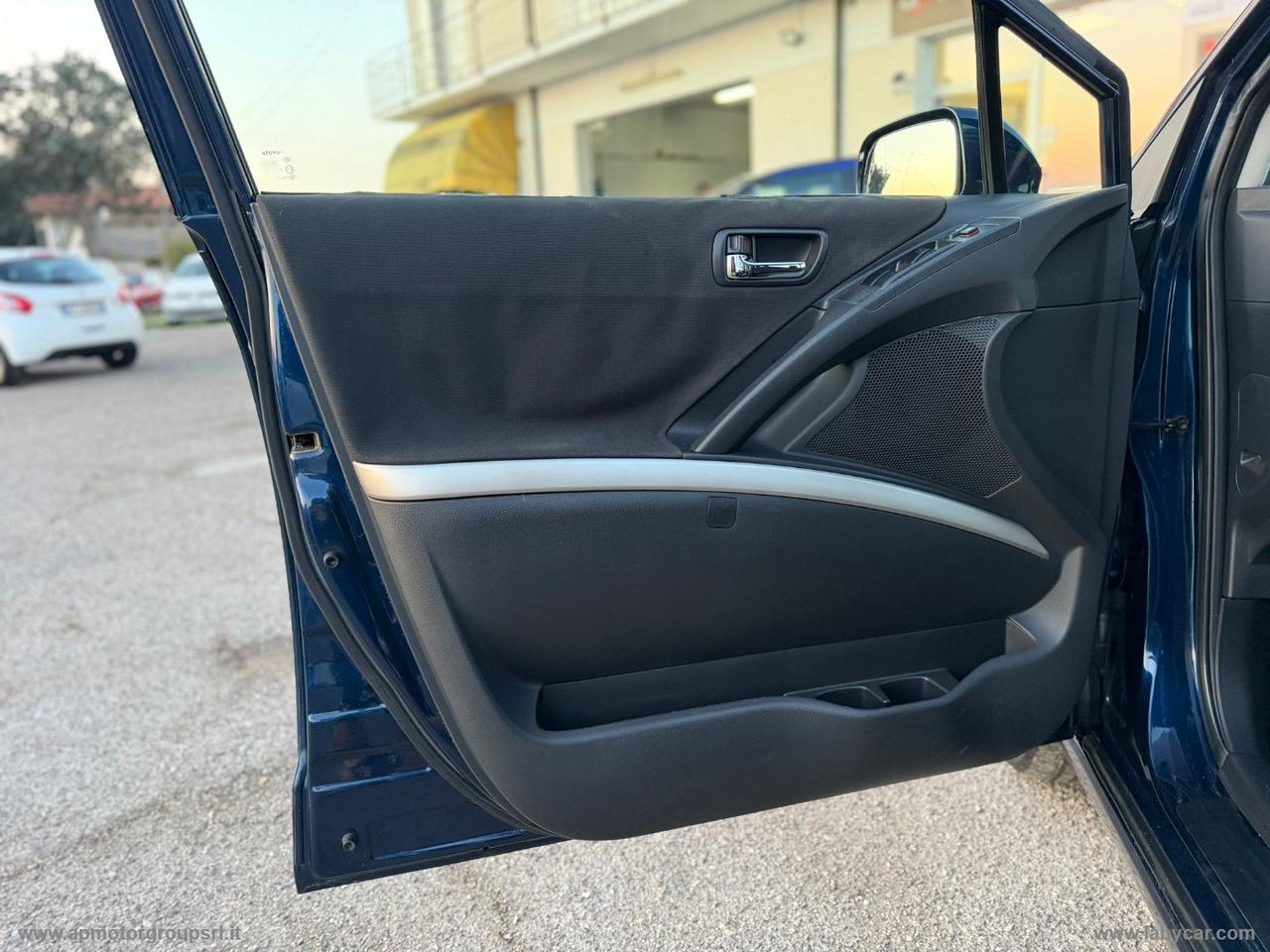 TOYOTA Corolla Verso 2.0 16V D-4D Sol 7 POSTI