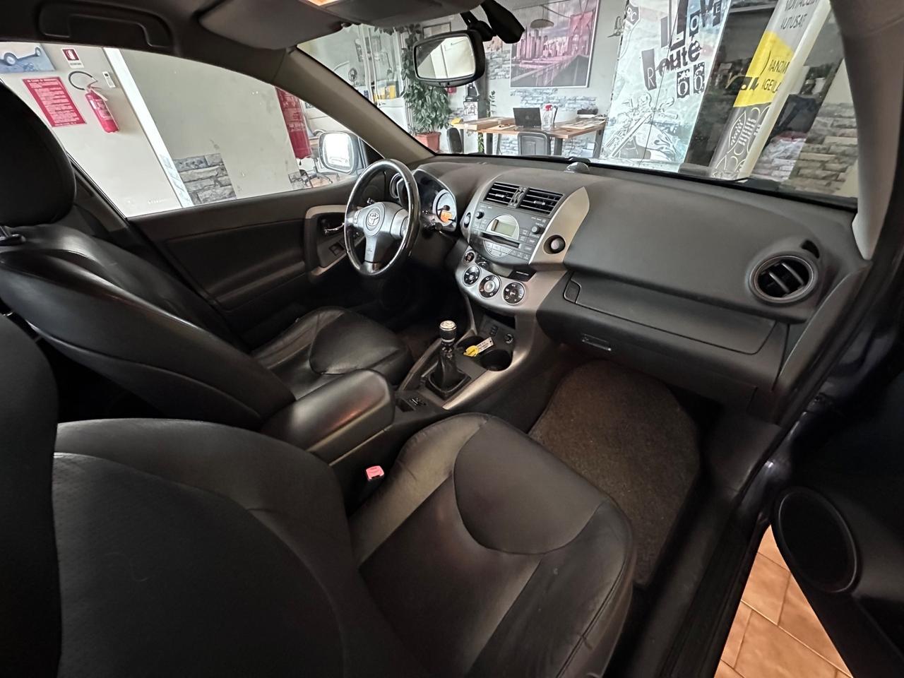 Toyota RAV 4 2.2diesel 177 CV Luxury gancio di traino