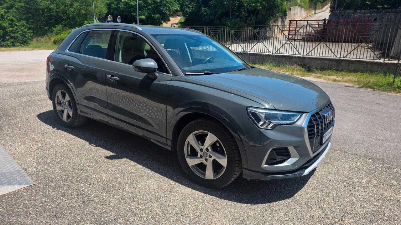Audi Q3 35 TDI S tronic Business Advanced