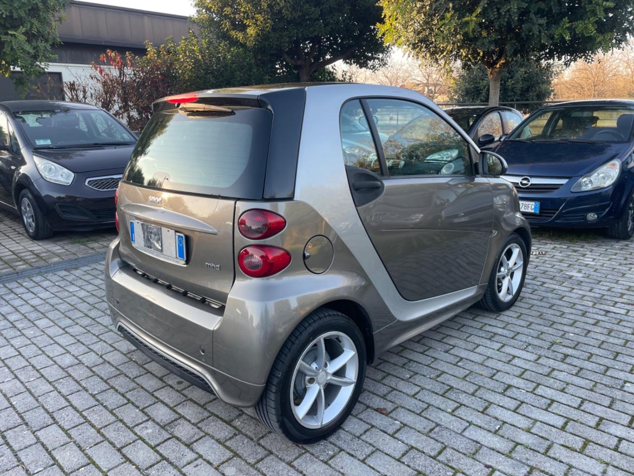 Smart ForTwo 1000 62 kW coupé passion Cambio F1 Servosterzo