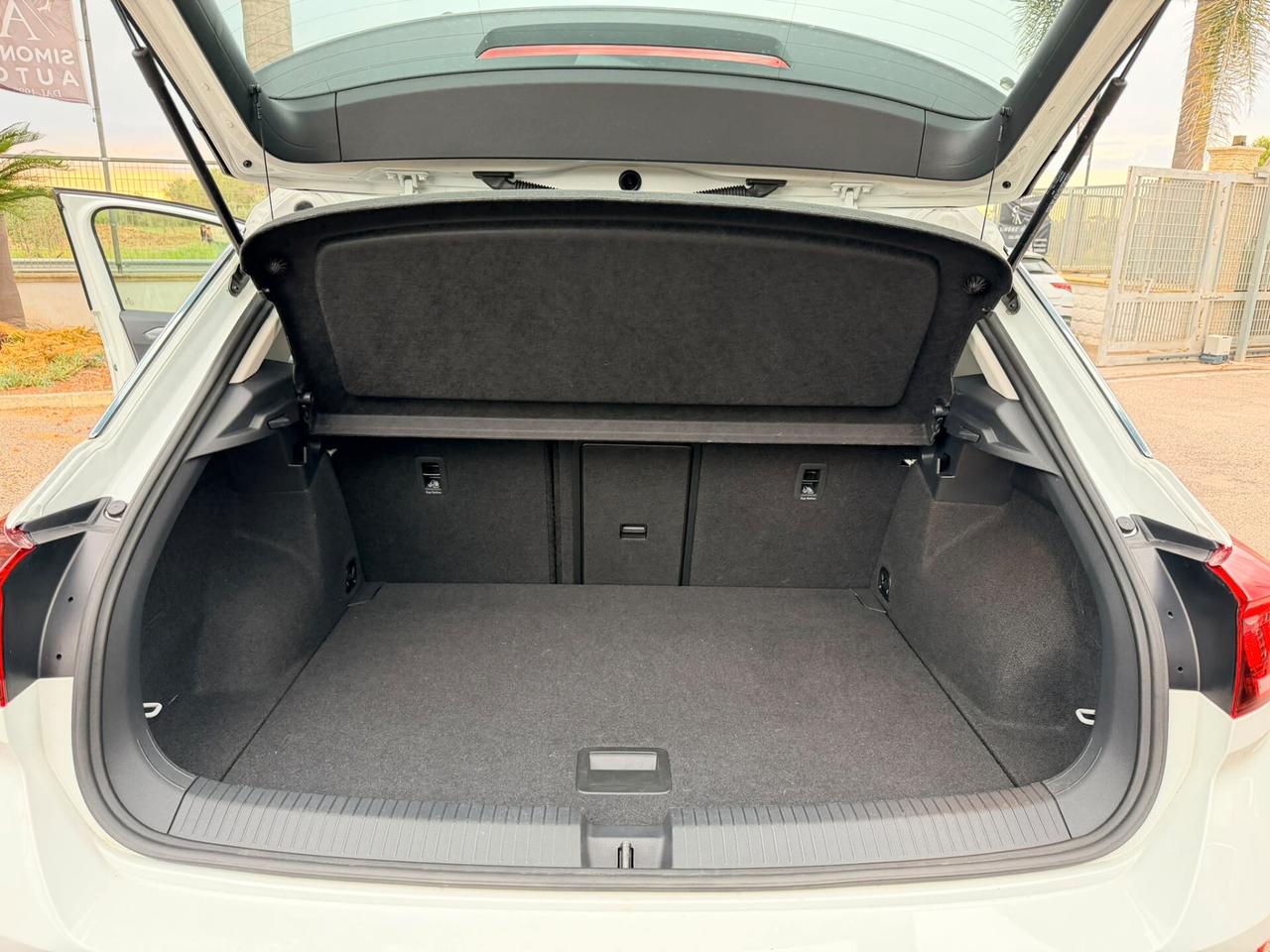 Volkswagen T-Roc 2.0 TDI SCR Style Virtual/Led