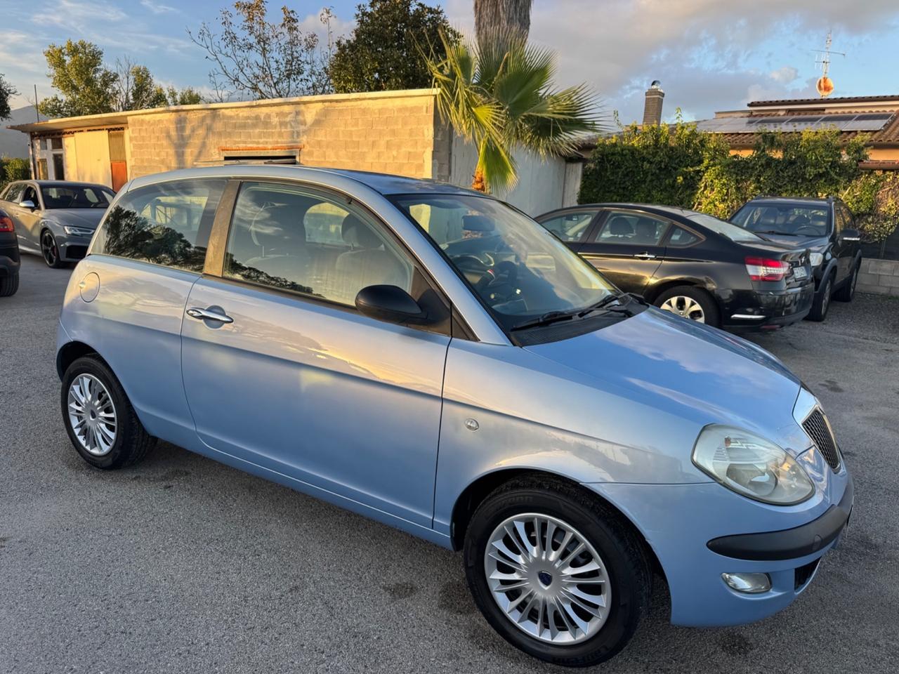 Lancia Ypsilon 1.3 MJT 75 CV Platino