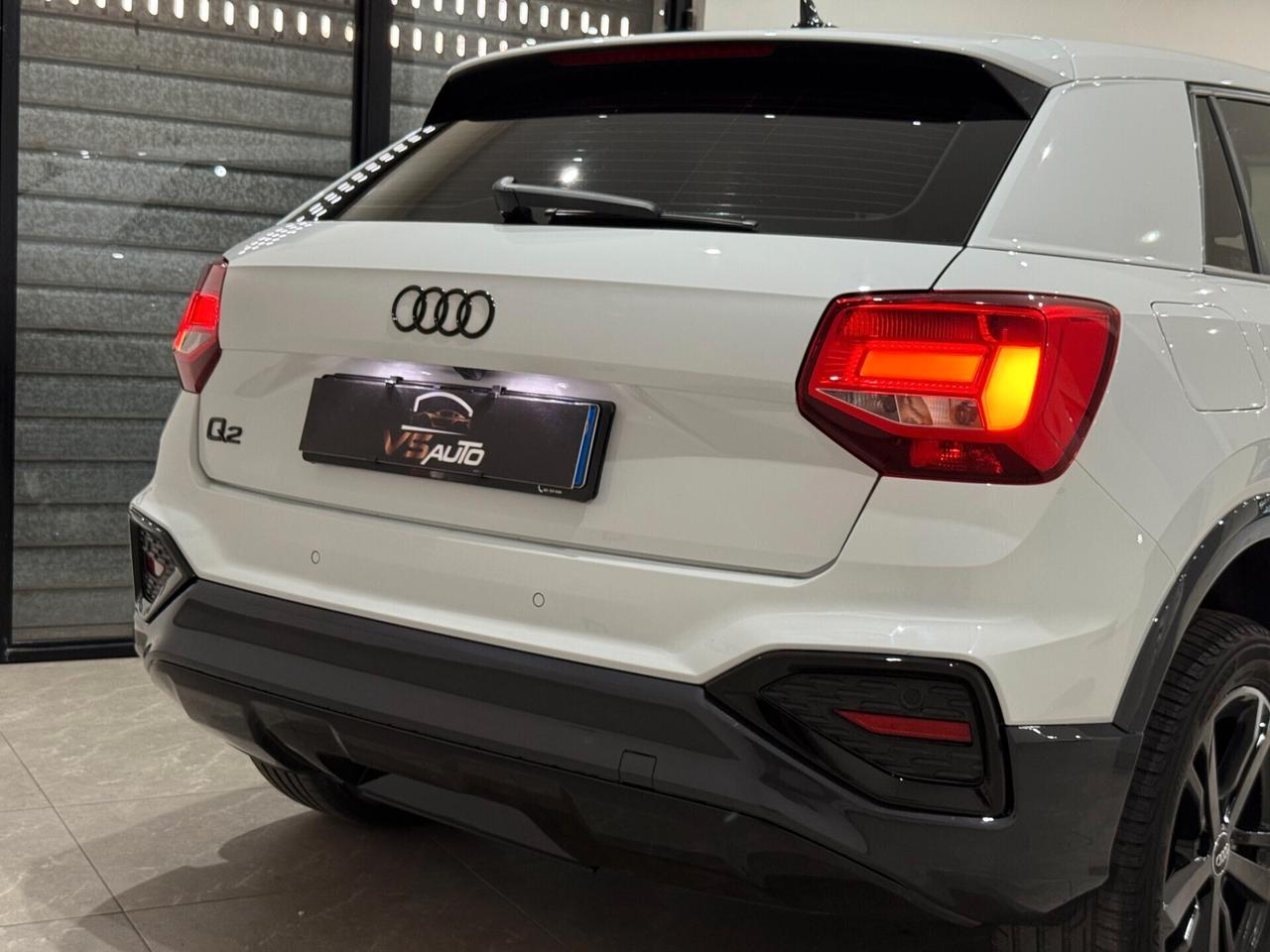 Audi Q2 30 TDI S tronic Identity Black