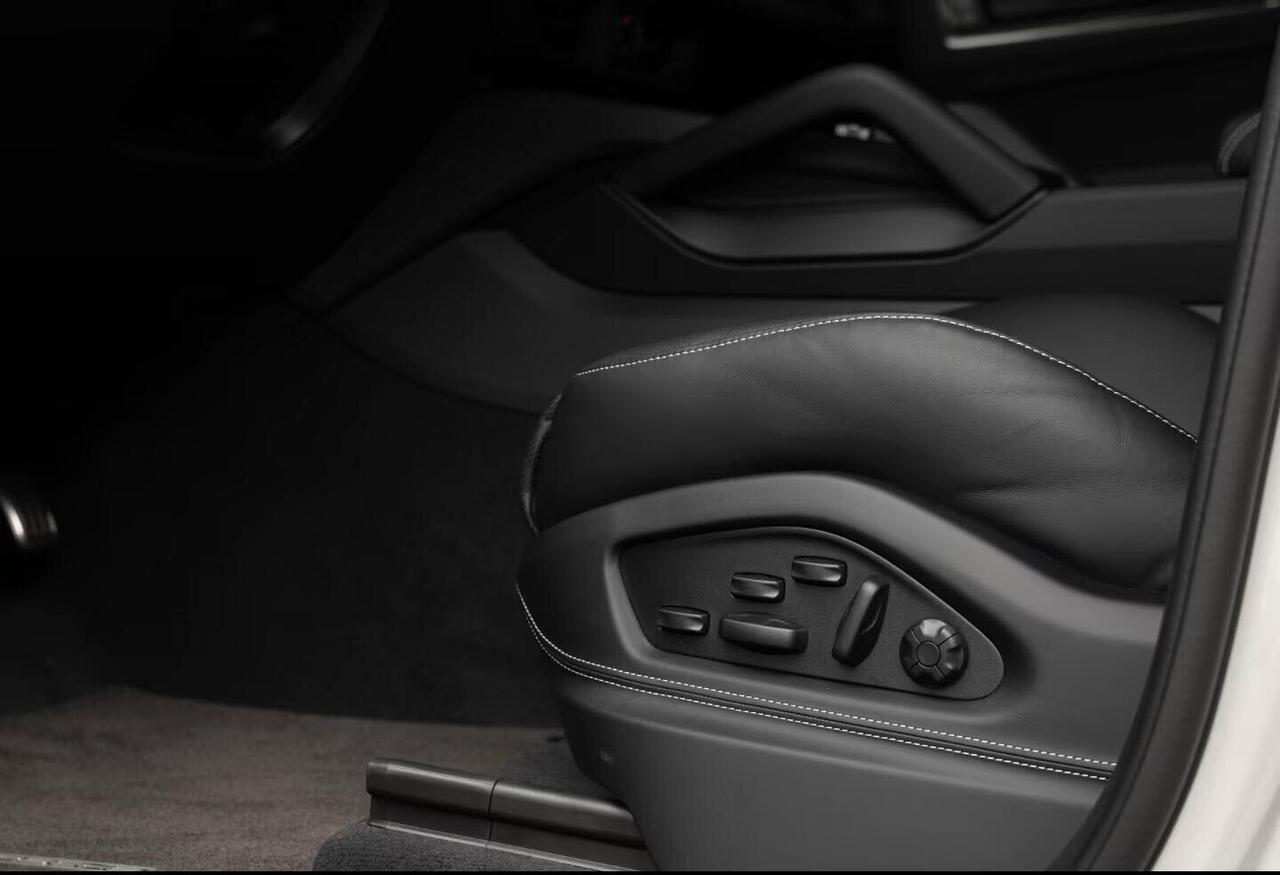 Porsche Cayenne Turbo E-Hybrid Coupé con pacchetto GT