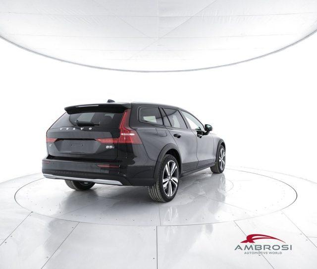 VOLVO V60 Cross Country B5 AWD Mild hybrid Benzina Plus Bright