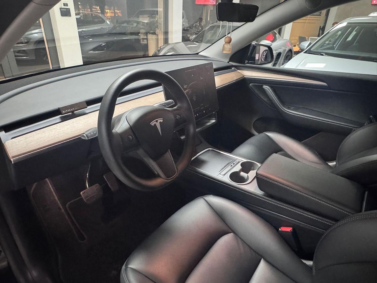 Tesla Model Y -- Standard Range / Standard S #8355