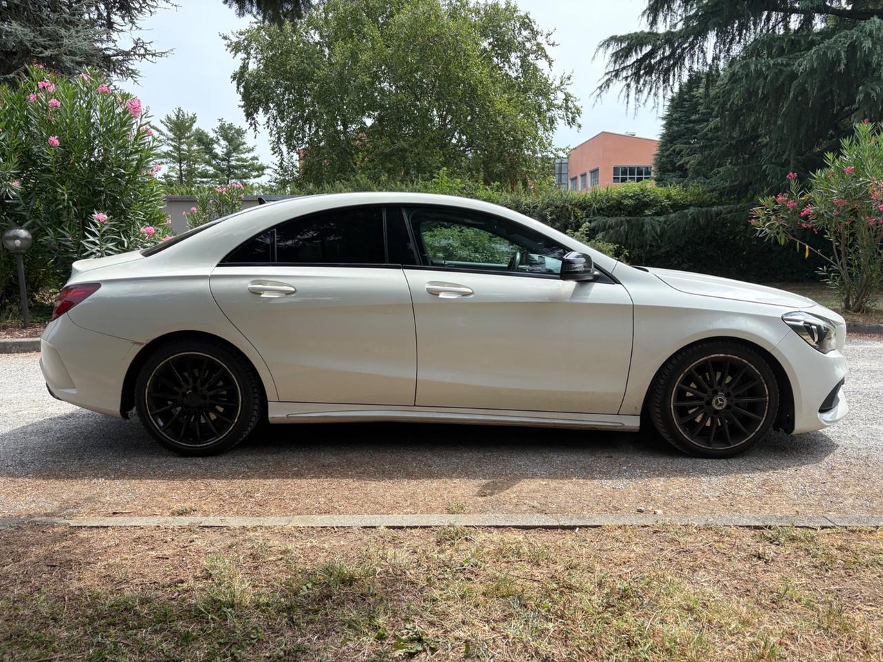 Mercedes-benz CLA 180 d Premium Dark Night auto AMG Line