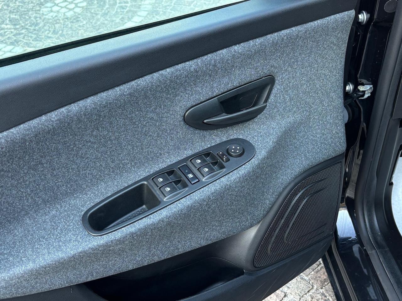 Lancia Ypsilon 1.0 FireFly 5 porte S&S Hybrid Gold