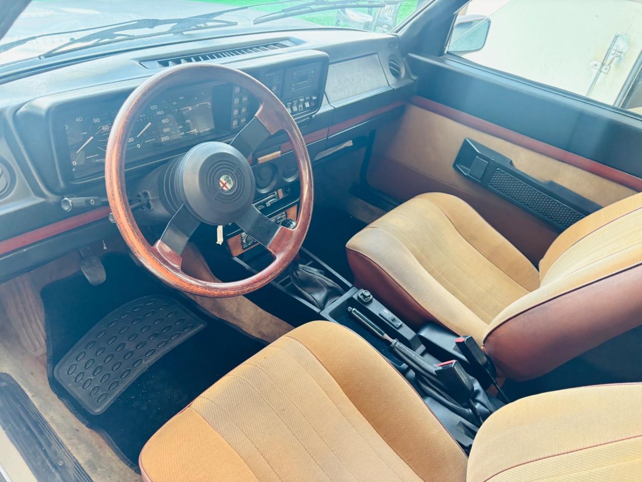 Alfa Romeo Alfetta 2.0